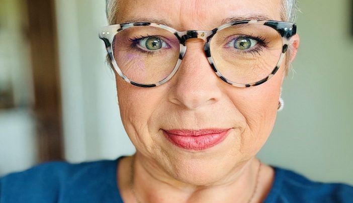 Jennifer, who was diagnosed with Stage IV Small Cell Lung Cancer