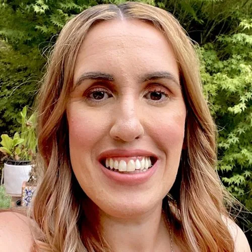 Lindy, who was diagnosed with Stage IV Colorectal Cancer