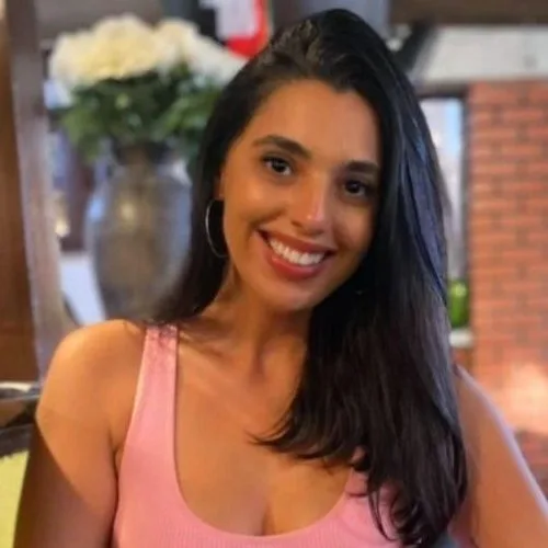 Amanda, who was diagnosed with Stage II Colorectal Cancer